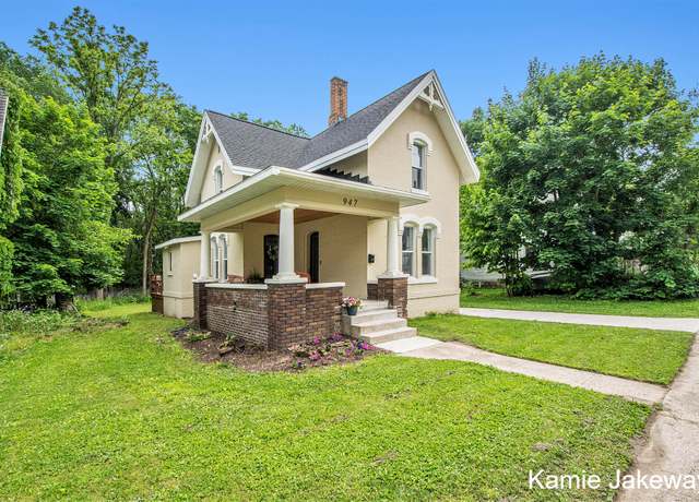 Property at 947 W Main St, Ionia, MI 48846, 3 beds, 1.5 baths