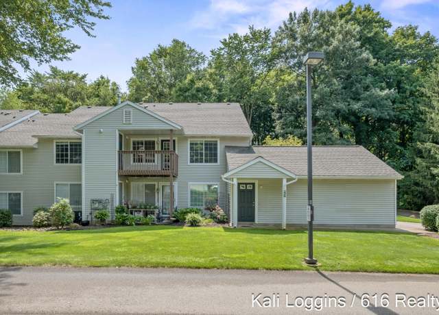 Property at 226 Hunters Ln NE #13, Rockford, MI 49341, 2 beds, 2 baths