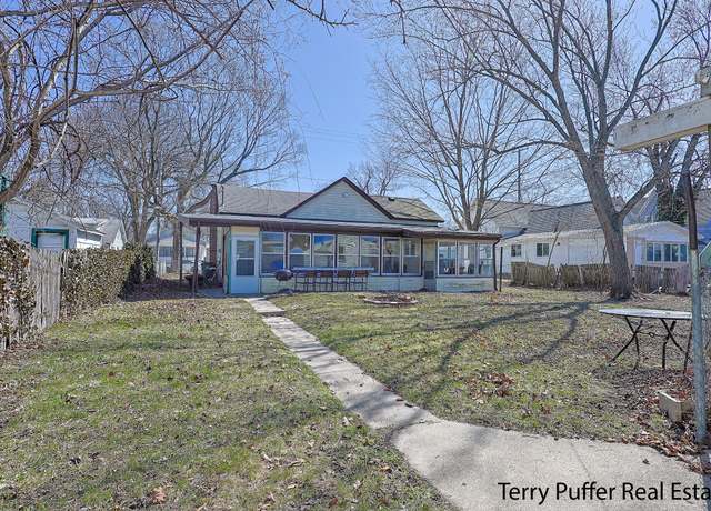 Property at 1472 Montgomery Ave, Muskegon, MI 49441, 3 beds, 1 bath