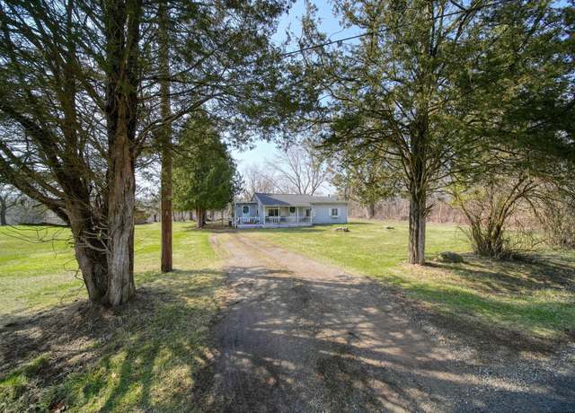 Property at 902 N Green Acres St, Jackson, MI 49201, 2 beds, 1 bath