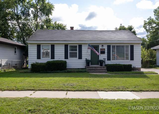 Property at 1524 Powers Ave NW, Grand Rapids, MI 49504, 3 beds, 1 bath