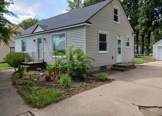 Property at 735 Fairfield Ave NW, Grand Rapids, MI 49504, 3 beds, 1 bath