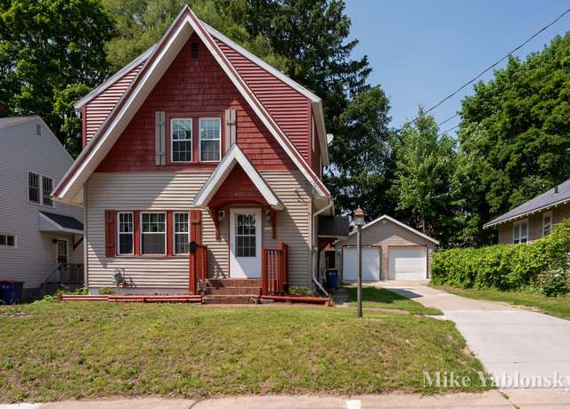 Property at 465 Kenwood St NE, Grand Rapids, MI 49505, 3 beds, 1.5 baths
