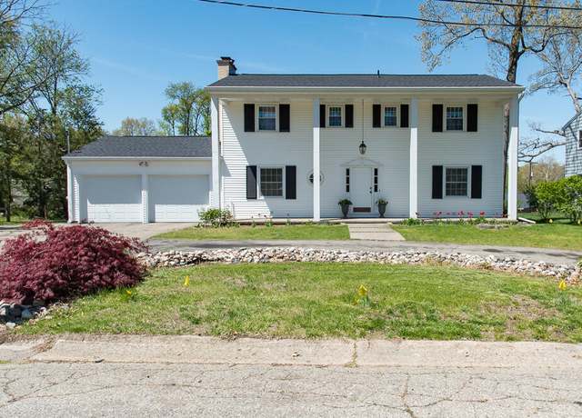 Property at 7724 Hampton Oaks Dr, Portage, MI 49024, 4 beds, 2.5 baths