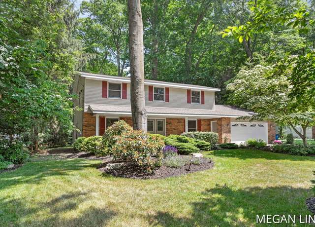 Property at 245 Greenwood Dr, Holland, MI 49424, 4 beds, 2.5 baths
