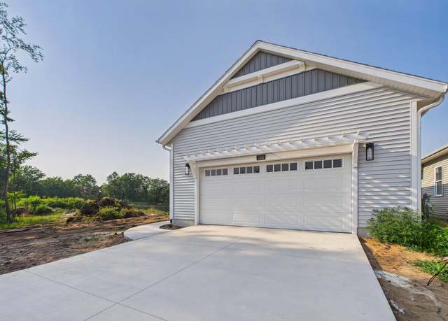 Property at 1536 Wilson Rd, Norton Shores, MI 49456, 3 beds, 2.5 baths