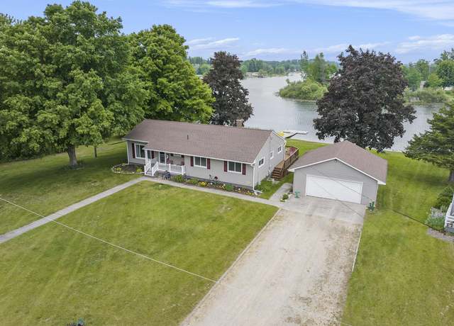 Property at 13278 W Stanton Rd, Trufant, MI 49347, 3 beds, 2 baths