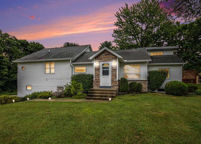 Property at 2559 S 3rd St, Niles, MI 49120, 4 beds, 2.5 baths