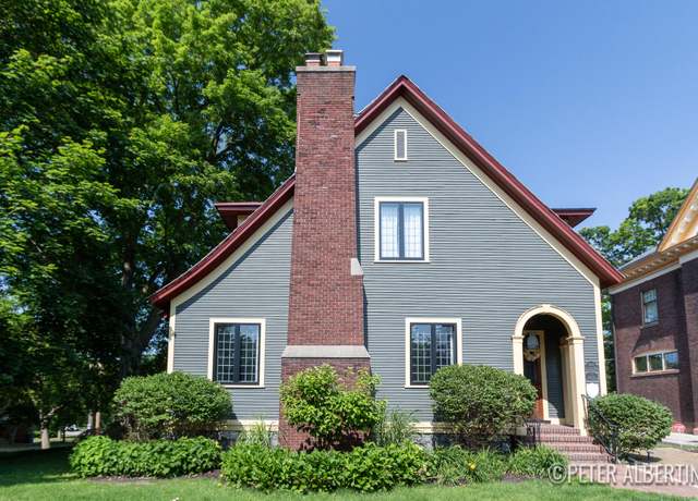 Property at 455 Madison Ave SE, Grand Rapids, MI 49503, 6 beds, 3.5 baths