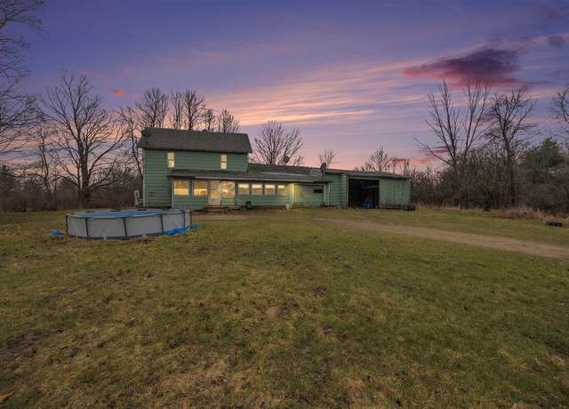 Property at 9697 Colonial Ave, Grant, MI 49327, 5 beds, 1 bath