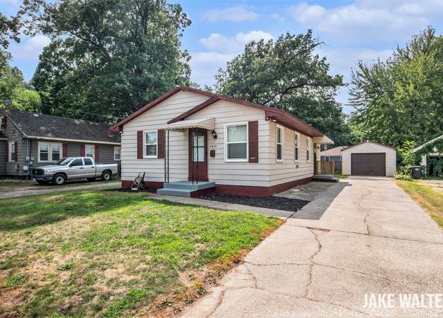 Property at 4901 Walton Ave SW, Wyoming, MI 49548, 3 beds, 1.5 baths