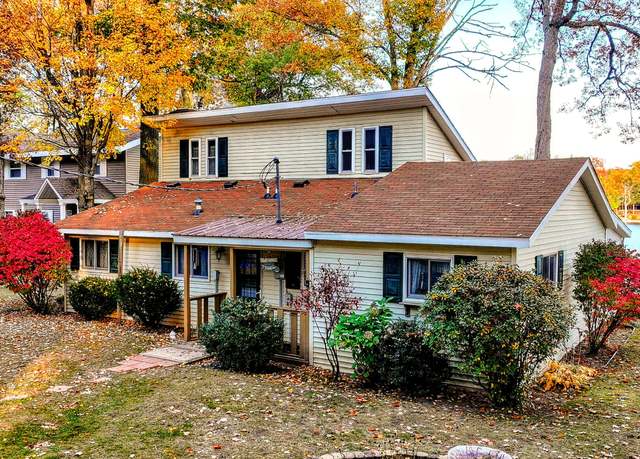 Property at 6542 Na-tah-ki Dr, Irons, MI 49644, 3 beds, 2 baths