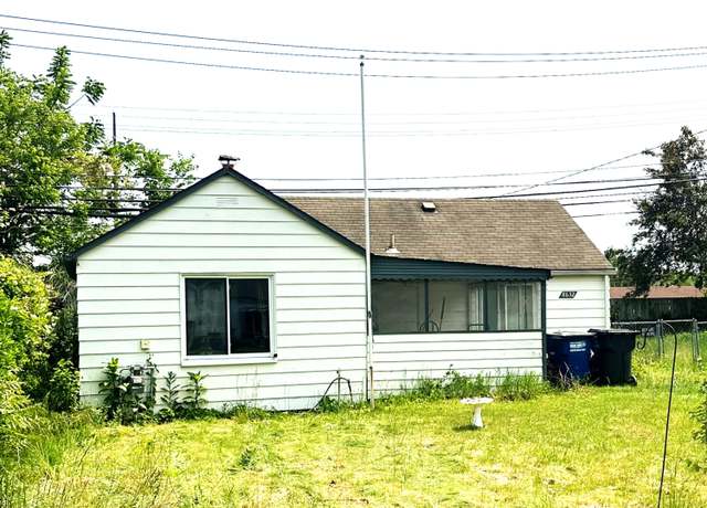 Property at 8632 Fremont Street St, Westland, MI 48185, 3 beds, 1 bath