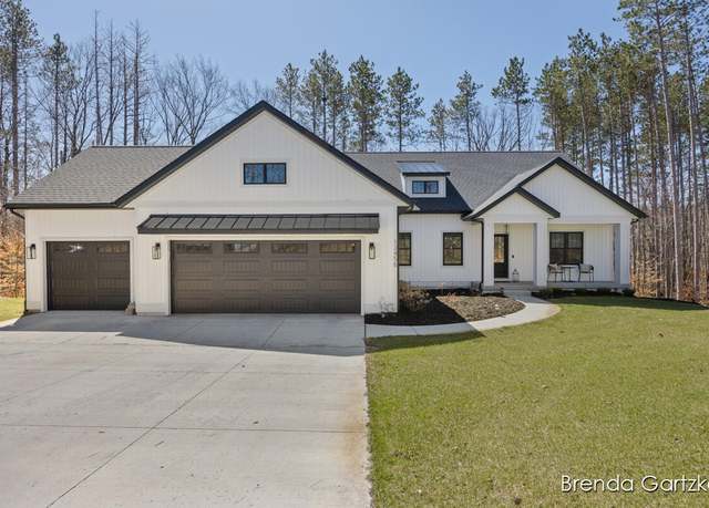 Property at 13456 Windy Craig Dr, Gowen, MI 49326, 4 beds, 3 baths
