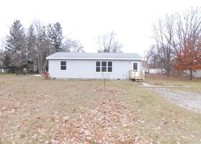 Property at 119 E South St, Decatur, MI 49045, 2 beds, 1 bath