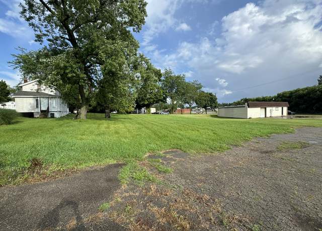 Property at 956 & 958 Russell St, Jackson, MI 49203