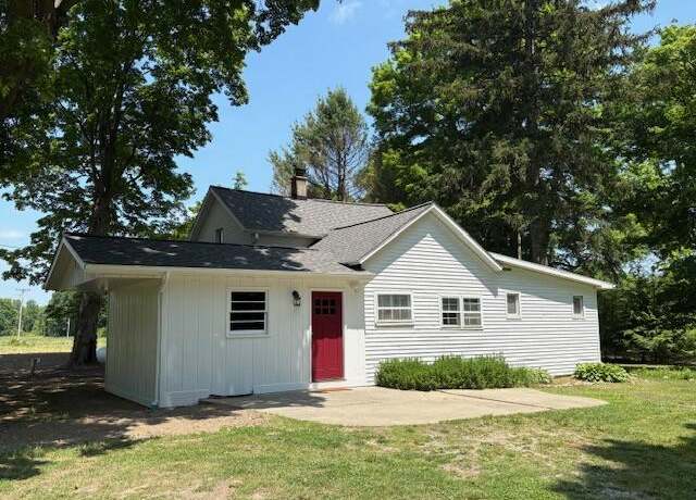 Property at 09528 57th St, Grand Junction, MI 49056, 3 beds, 1 bath