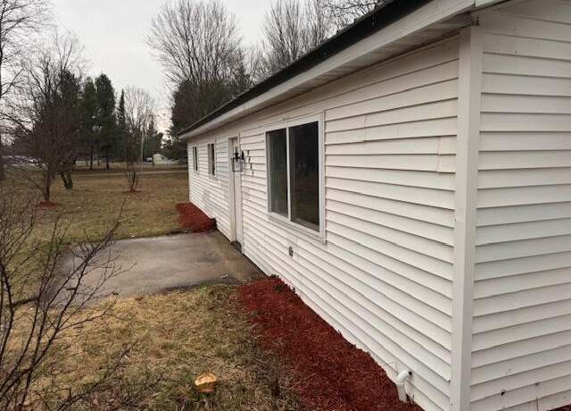 Property at 9864 Cadillac Dr, Lake, MI 48632, 3 beds, 1.5 baths