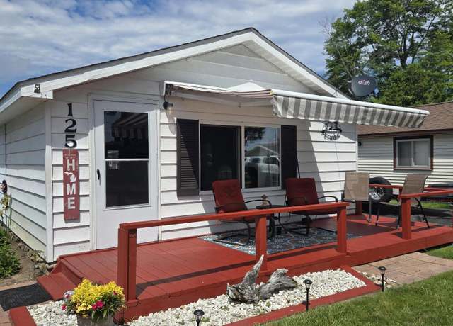 Property at 125 Wickham Ave, Houghton Lake, MI 48629, 2 beds, 1 bath