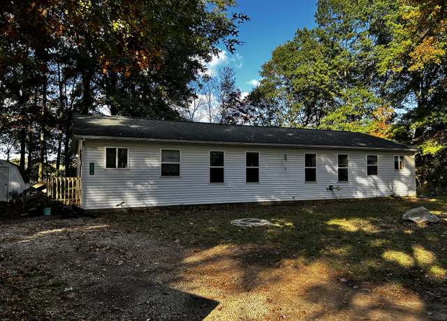 Property at 3714 W Hastings Lake Rd, Jonesville, MI 49250, 4 beds, 2 baths