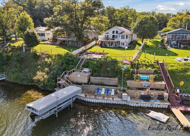 Property at 5855 Ridge St, Newaygo, MI 49337, 4 beds, 2.5 baths