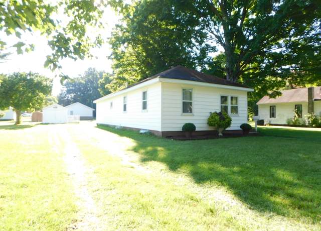 Property at 407 S Brown St, Paw Paw, MI 49079, 2 beds, 1 bath