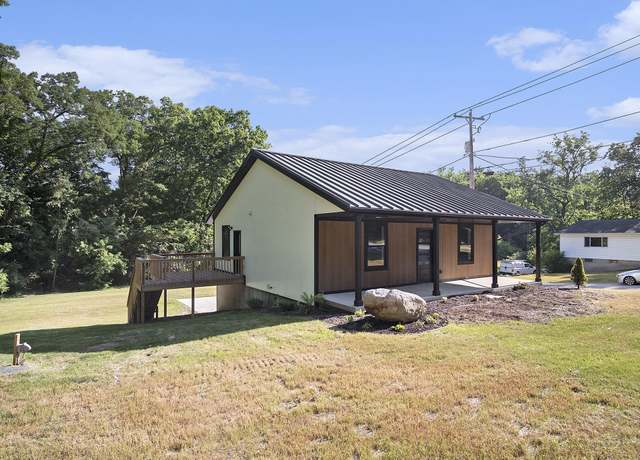Property at 5289 Coit Ave NE, Grand Rapids, MI 49525, 3 beds, 2 baths