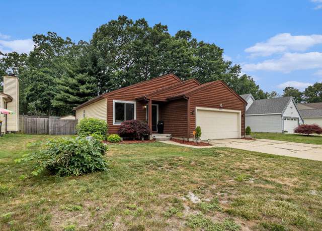Property at 5555 Osborne Ave SE, Kentwood, MI 49548, 3 beds, 2 baths