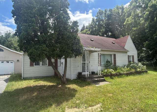 Property at 7981 W Main St, Kalamazoo, MI 49009, 3 beds, 1 bath