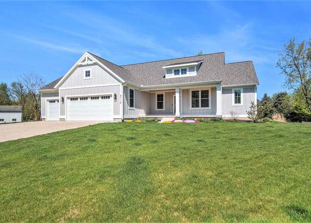 Property at 6718 Bauer Rd, Hudsonville, MI 49426, 5 beds, 3.5 baths