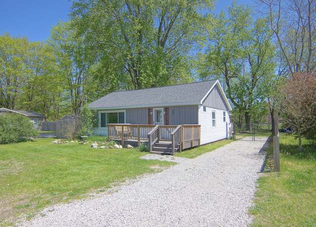 Property at 205 Marion Ave, Hartford, MI 49057, 3 beds, 1 bath