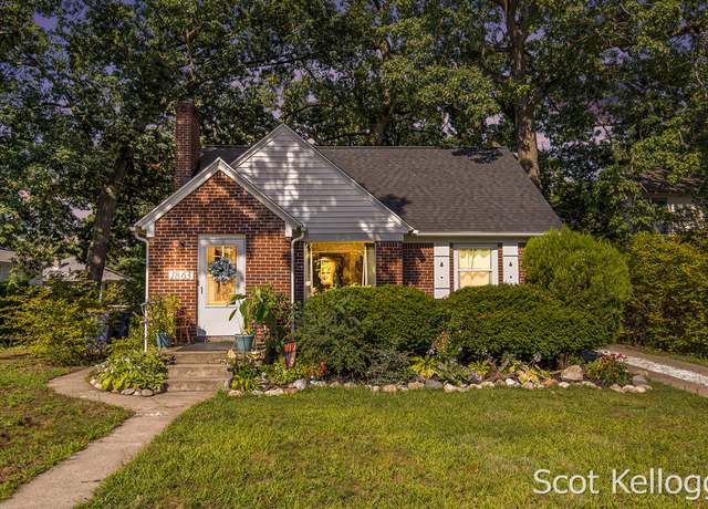 Property at 1863 Kalamazoo Ave SE, Grand Rapids, MI 49507, 3 beds, 1 bath