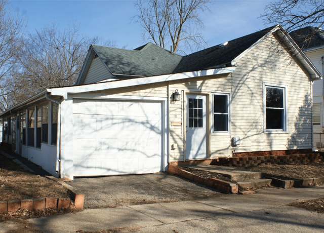Property at 709 Bennett St, Jackson, MI 49202, 2 beds, 2 baths