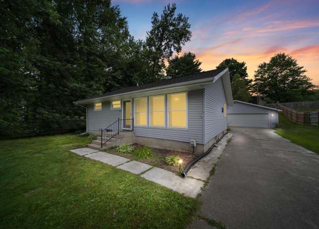 Property at 204 Iroquois St, Jackson, MI 49203, 3 beds, 1 bath