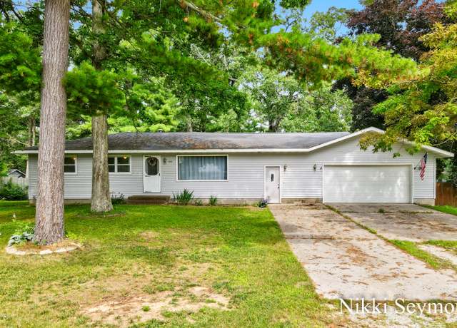 Property at 7717 N Carefree Dr, Whitehall, MI 49461, 3 beds, 1 bath