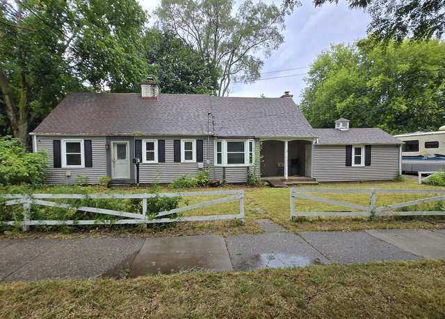 Property at 1339 Fuller Ave NE, Grand Rapids, MI 49505, 4 beds, 1.5 baths