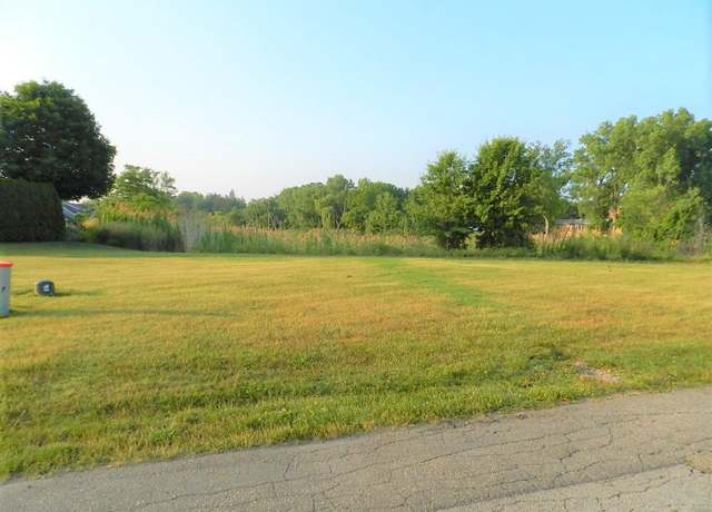 Property at 924 Eagle Pointe Dr, St. Joseph, MI 49085