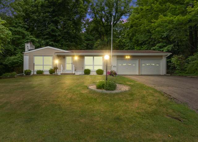 Property at 180 S Lake Doster Dr, Plainwell, MI 49080, 2 beds, 1.5 baths