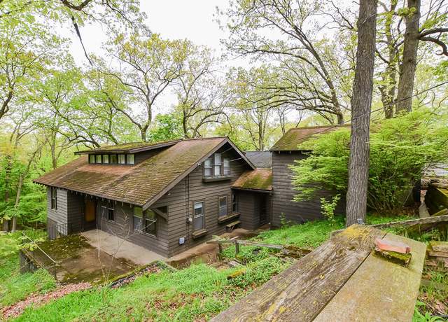 Property at 2205 Ridge Rd, Kalamazoo, MI 49008, 6 beds, 1 bath