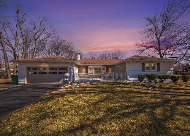 Property at 658 Hickory Ln, Saline, MI 48176, 3 beds, 2 baths