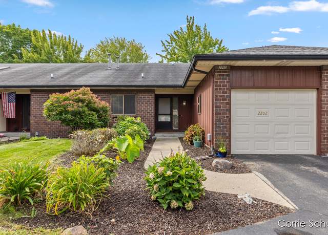 Property at 2202 Saginaw Rd SE, Grand Rapids, MI 49506, 3 beds, 3 baths