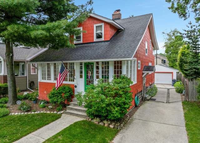 Property at 708 S Laurel St, Royal Oak, MI 48067, 3 beds, 1 bath