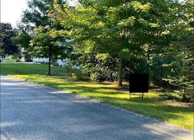 Property at 2418 View Ln, Muskegon, MI 49445