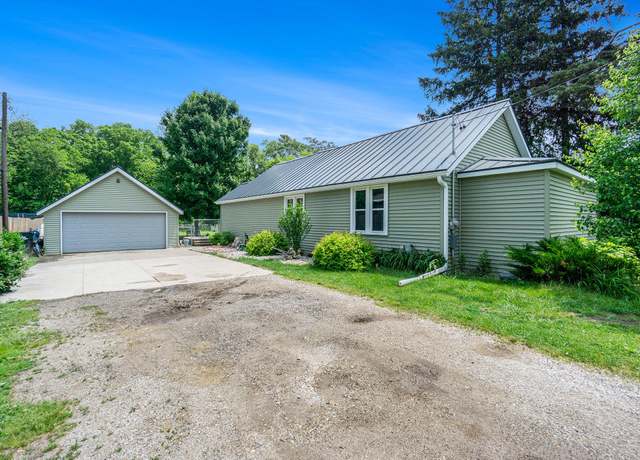 Property at 1027 E Railroad St, Hastings, MI 49058, 2 beds, 1 bath