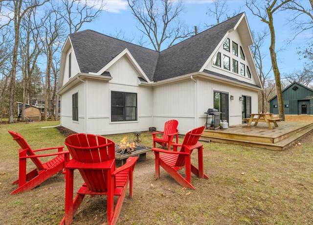 Property at 4150 Comanche Trl, New Buffalo, MI 49117, 4 beds, 3 baths