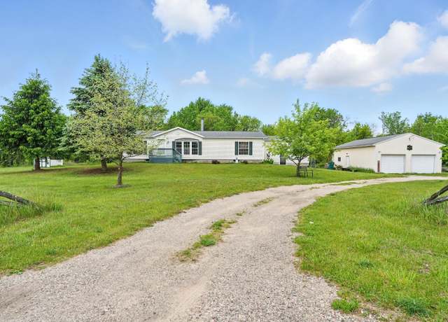 Property at 14071 NE Shaner Ave NE, Cedar Springs, MI 49319, 3 beds, 3 baths