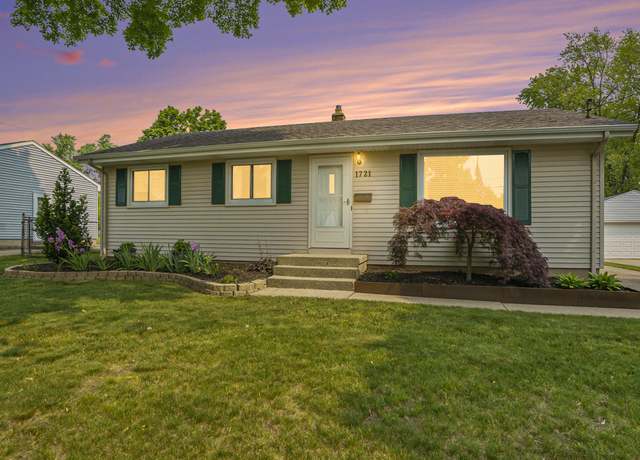 Property at 1721 35th St SW, Wyoming, MI 49519, 3 beds, 1.5 baths