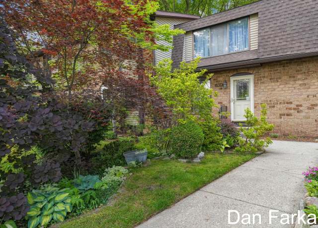 Property at 2533 Chatham Woods Dr SE, Grand Rapids, MI 49546, 2 beds, 1.5 baths