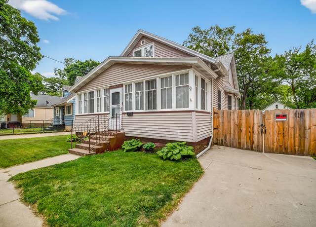 Property at 769 Evanston Ave, Muskegon, MI 49442, 4 beds, 2 baths