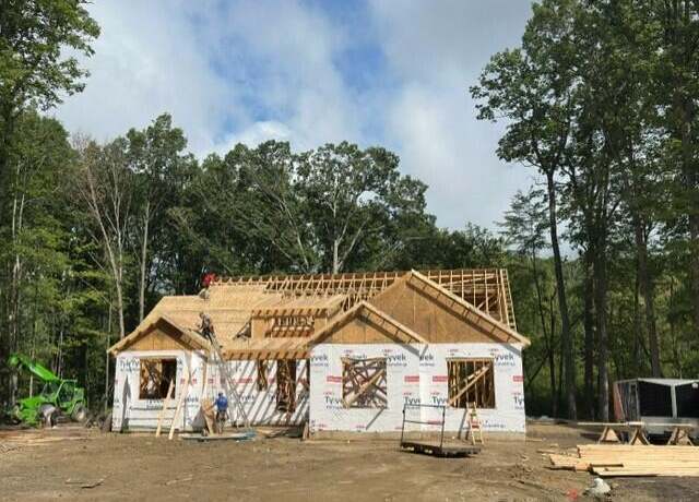 Property at 15062 Meadowood Ln, Lakeside, MI 49116, 3 beds, 3.5 baths